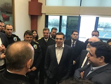«Δείξατε ψυχραιμία και γενναιότητα» - Ο Α. Τσίπρας αποθεώνει το πλήρωμα του «Γαύδος» αλλά... (φωτό, βίντεο)